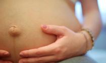 Пигментная полоска на животе при беременности когда появляется?